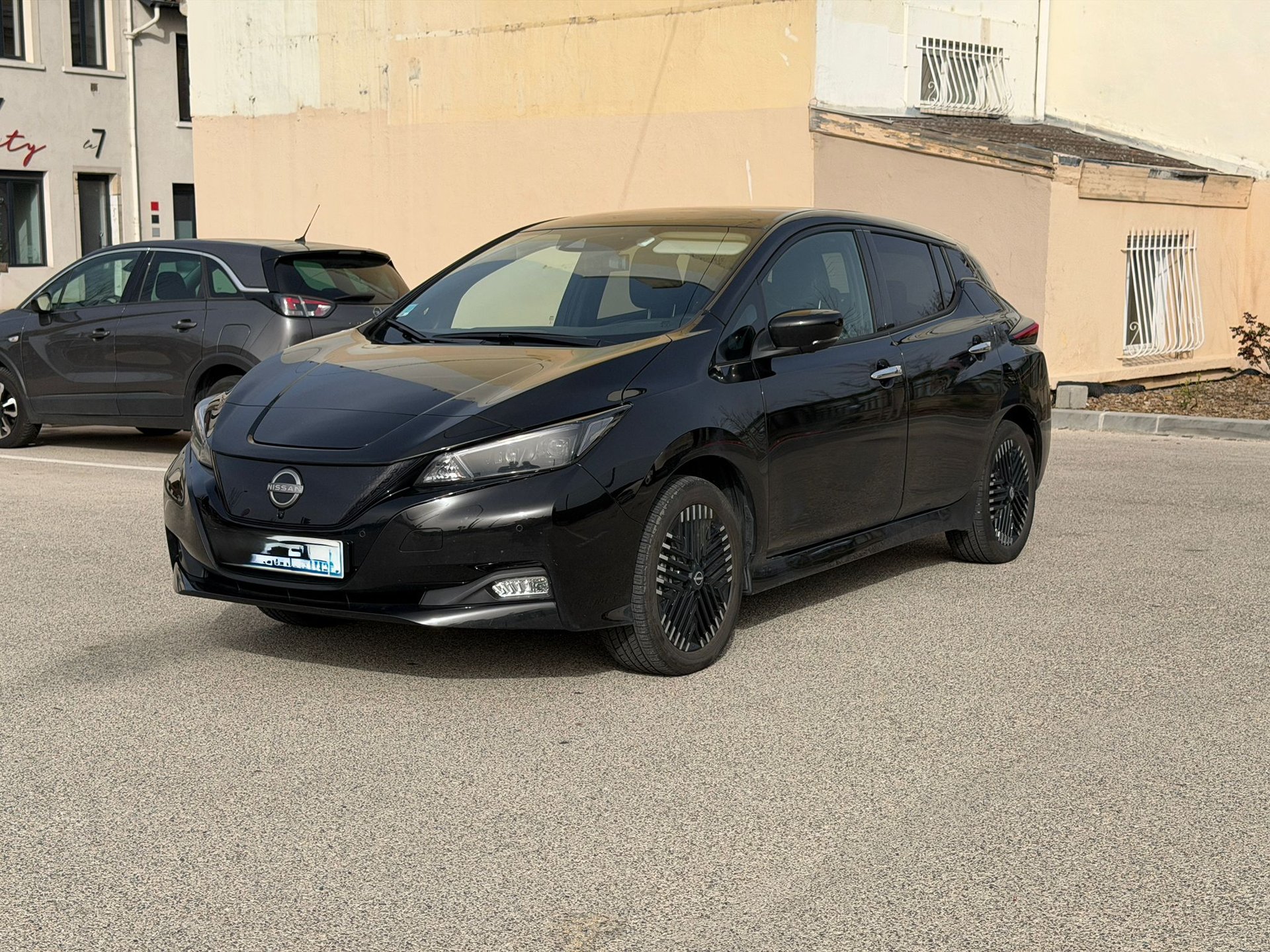 Nissan LEAF 2 TEKNA version 62 kw état neuf très peu roulé