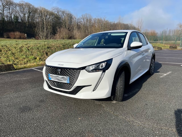 Peugeot e-208 136ch 50kWh TBE